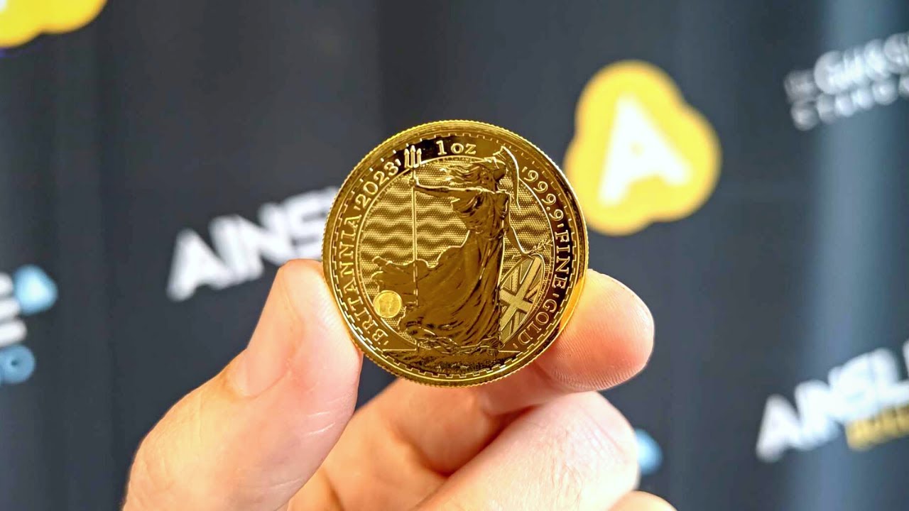 Золото впервые превысило $2700, серебро — на максимумах 2012 года